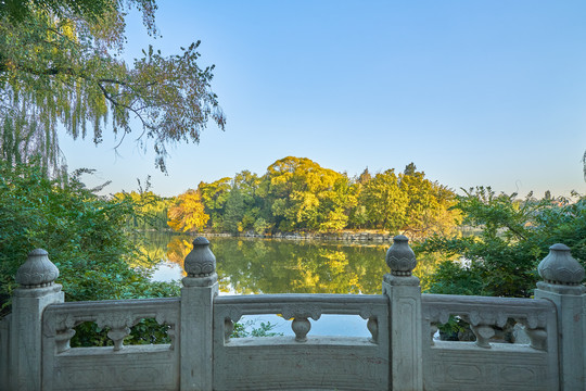 北京大学未名湖秋景