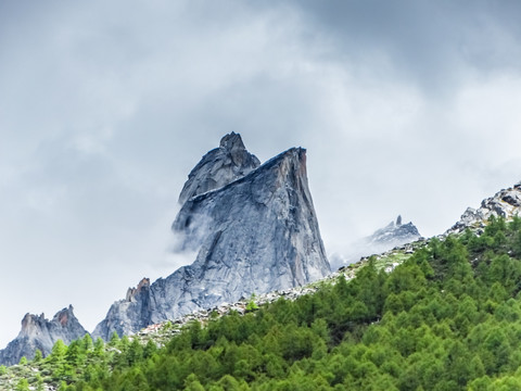 川西鷹嘴峰