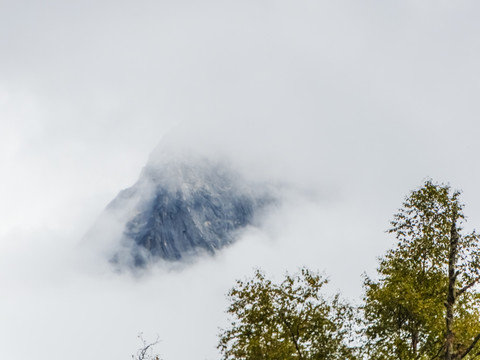 云霧山峰