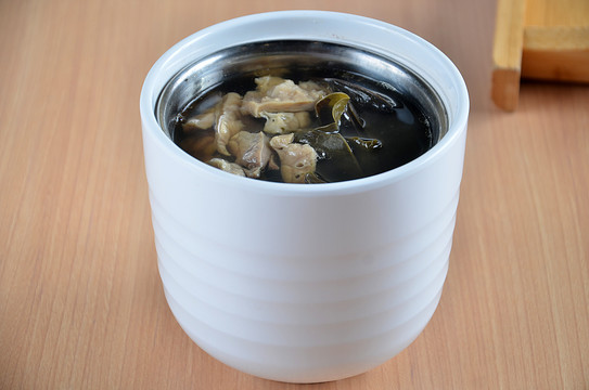 海帶豬肺湯二