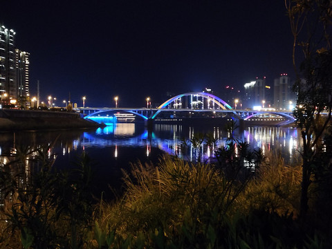 张家界南庄坪月亮湾大桥夜景