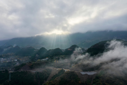 穿破云层