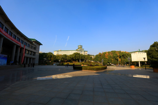 中南民族大学