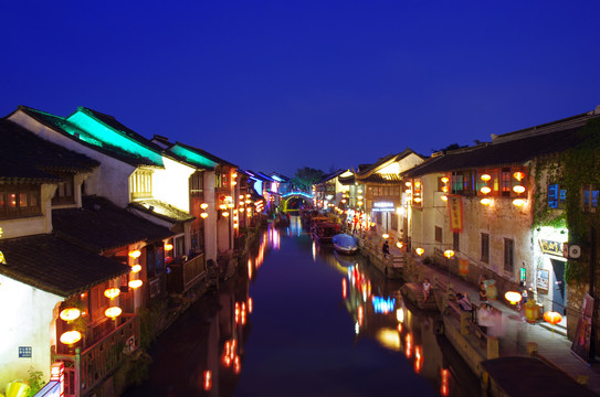 七里山塘夜景