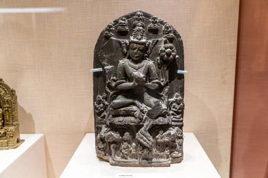 印度石雕观音菩萨像