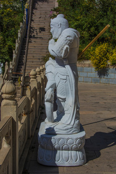 龙峰寺齐天大圣孙悟空侧身雕像