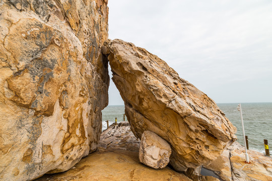 礁石海浪