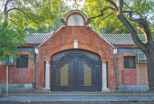欧式老建筑大门