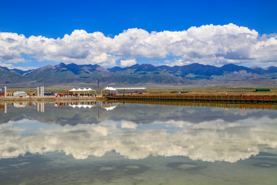 茶卡盐湖天空一号景区