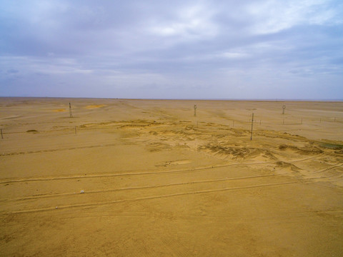 航拍柴达木盆地沙漠