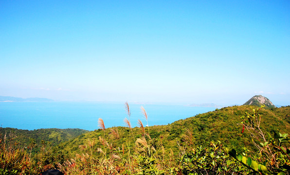 山峦大海