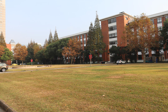 复旦大学