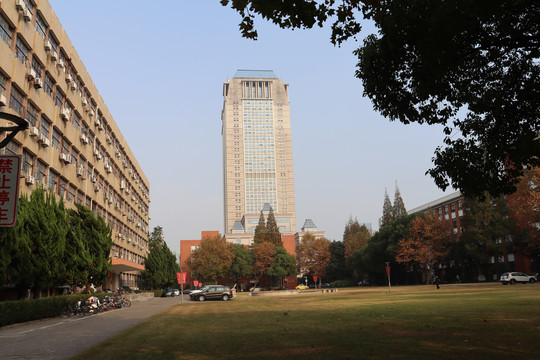 复旦大学