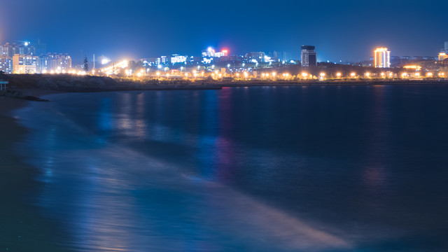 海边城市夜景