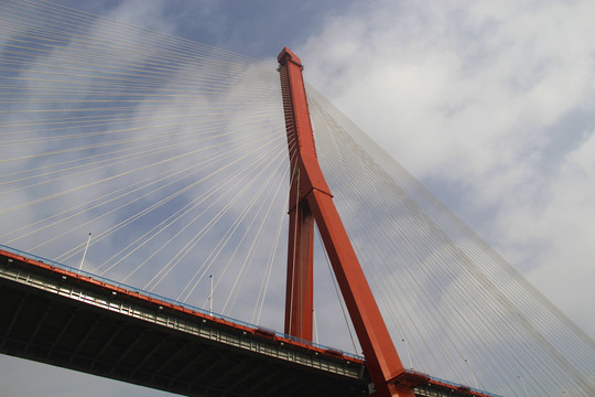 红色桥梁