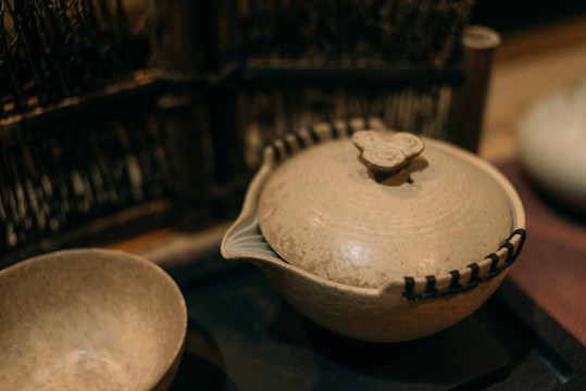 茶杯雕塑泥公仔造型陶艺作品