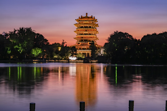 济南大明湖超然楼夜景