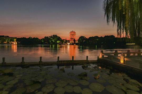 济南大明湖超然楼夜景