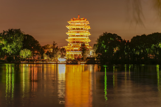 济南大明湖超然楼夜景