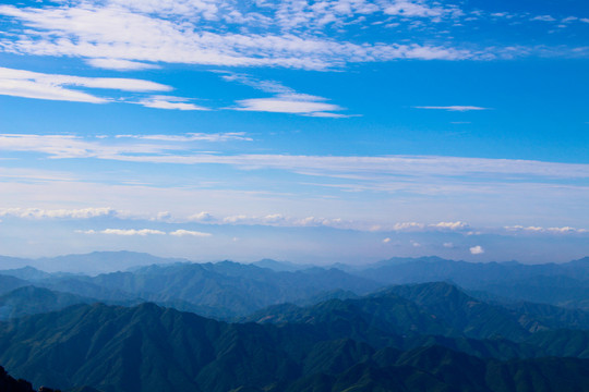 水墨群山