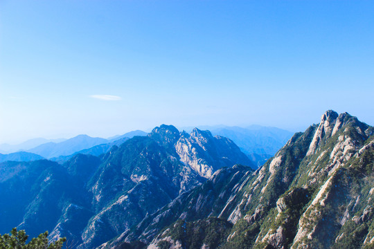 水墨群山