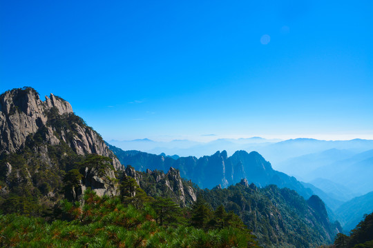 水墨群山