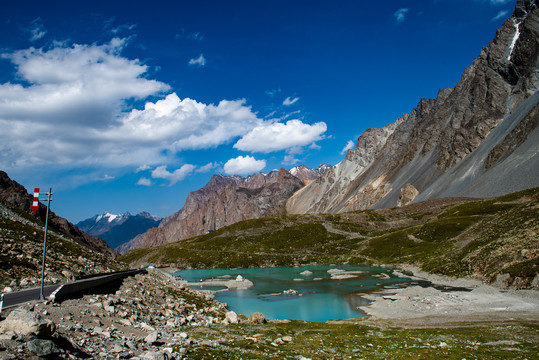 天山