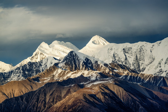 贡嘎山