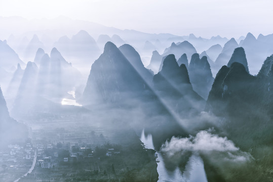 水墨桂林山水