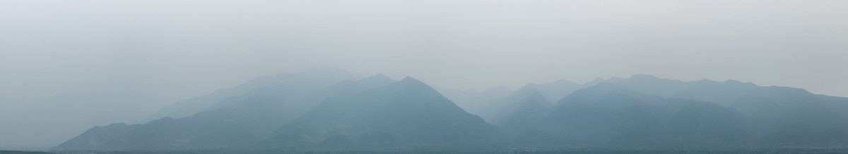 水墨群山