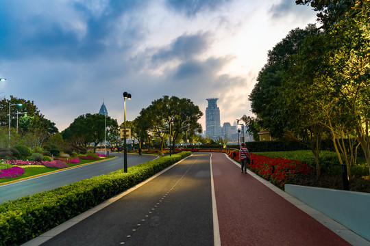 上海浦东滨江公园健身步道夜景