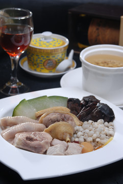 冬瓜薏米煲鸭汤