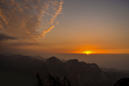 高山夕阳