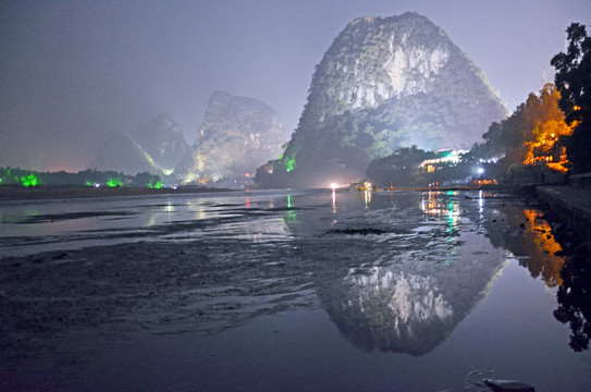 阳朔漓江夜晚