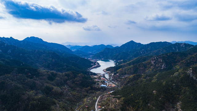 青岛崂山风景区大石村水库远眺