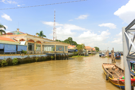 越南美托市湄公河的港口码头