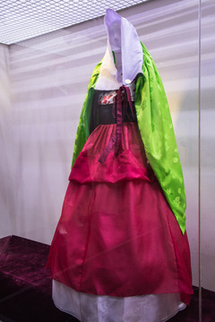朝鲜族女子节日装扮