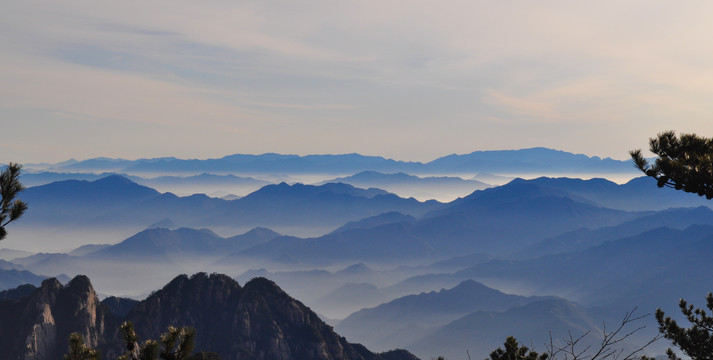 水墨群山