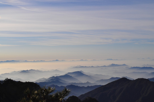 蓝色群山