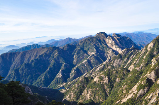 水墨群山