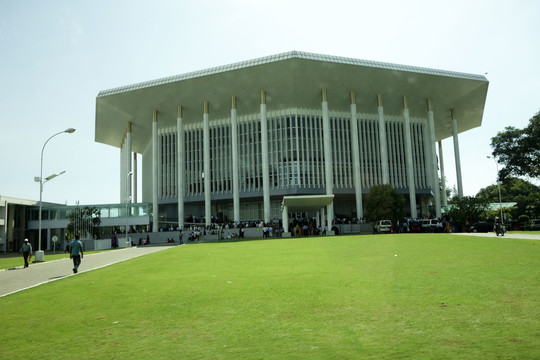 展会建筑与草坪