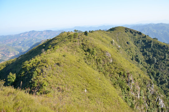 山峦起伏