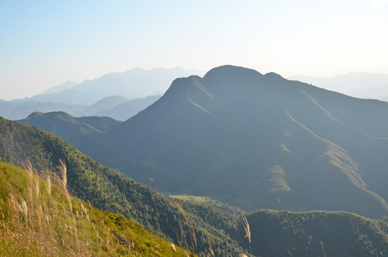 重峦叠嶂