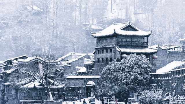 水墨凤凰古城雪景