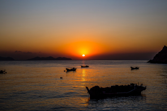 海边日出