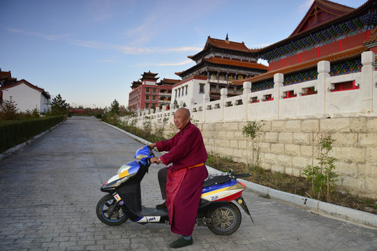 达尔吉林寺