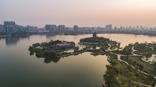 航拍聊城东昌湖湖心岛