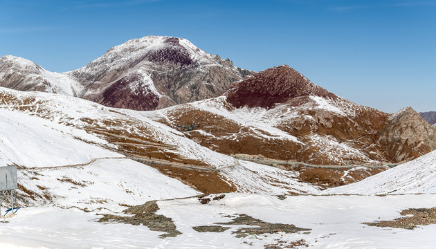 甘肃祁连山雪山