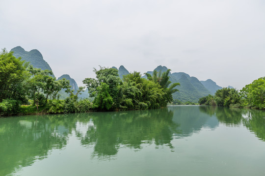 桂林山水阳朔遇龙河漂流山水画