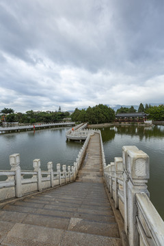 南湖公园的桥